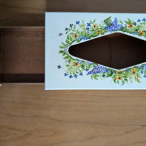 Vintage Wooden Hand-painted Tissue Box with Drawer. - Picture 4 of 5